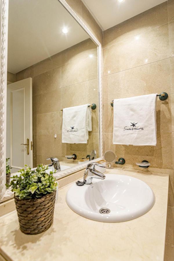 Beautiful In La Dama De Noche Right Beside The Golf Course Marbella