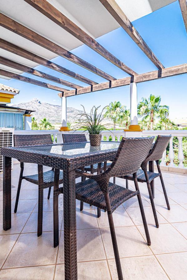 Beautiful In La Dama De Noche Right Beside The Golf Course Marbella